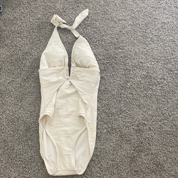 Vince Camuto swim size 6 - Picture 1 of 5